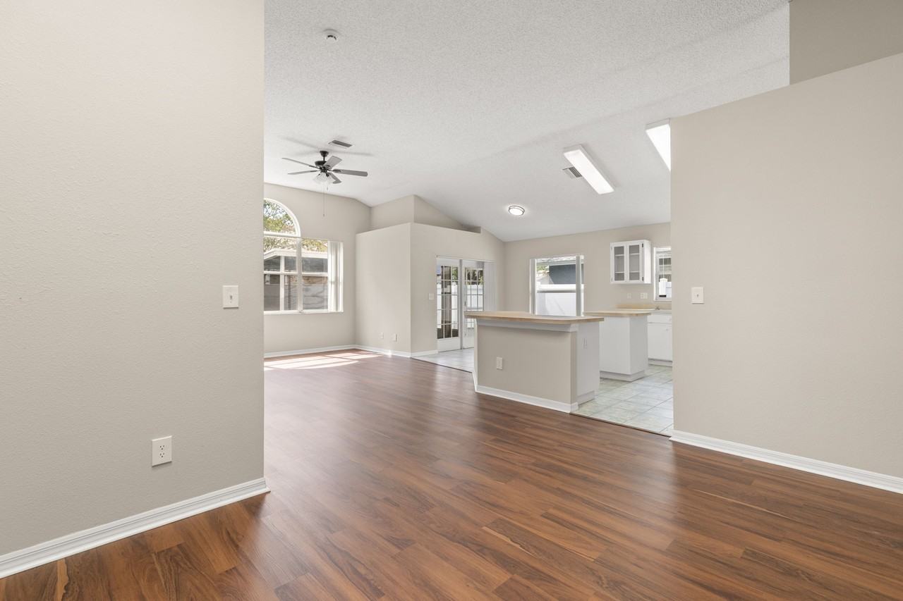 13416 Sunvale Pl - Photo 5 of 22