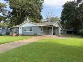 205 Pecan Park Dr - Photo 1 of 1