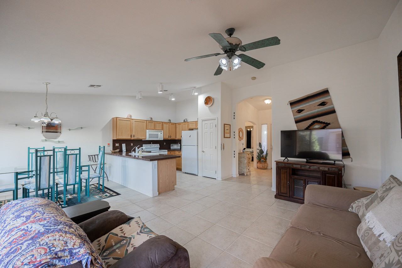 3431 E Torrey Pines Ln - Photo 4 of 23