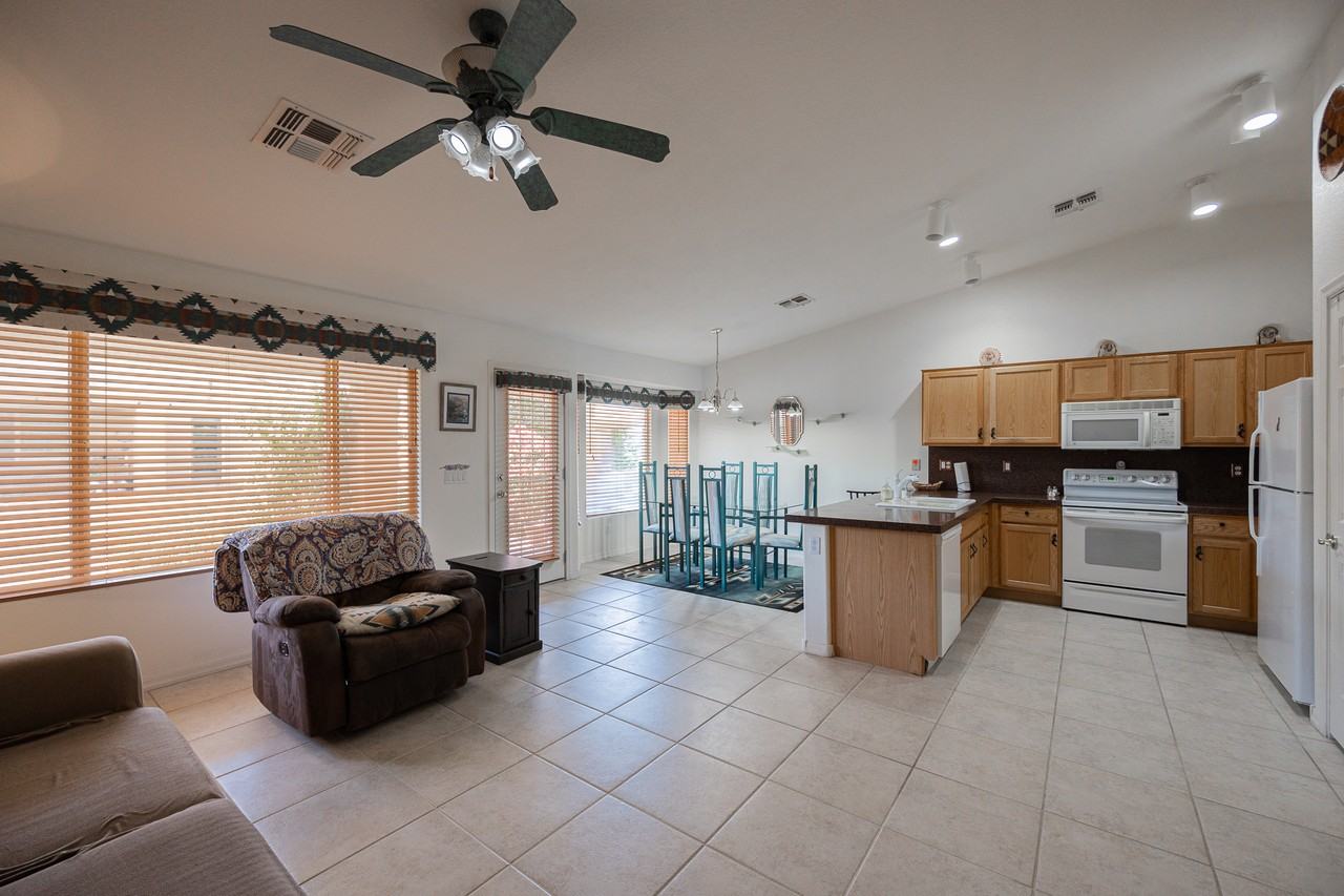 3431 E Torrey Pines Ln - Photo 5 of 23