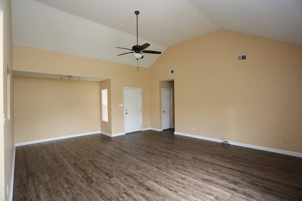 5039 Scotch Pine Avenue - Photo 3 of 17