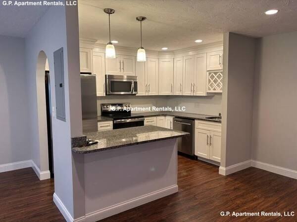 500 Fellsview Ter - Photo 2 of 8