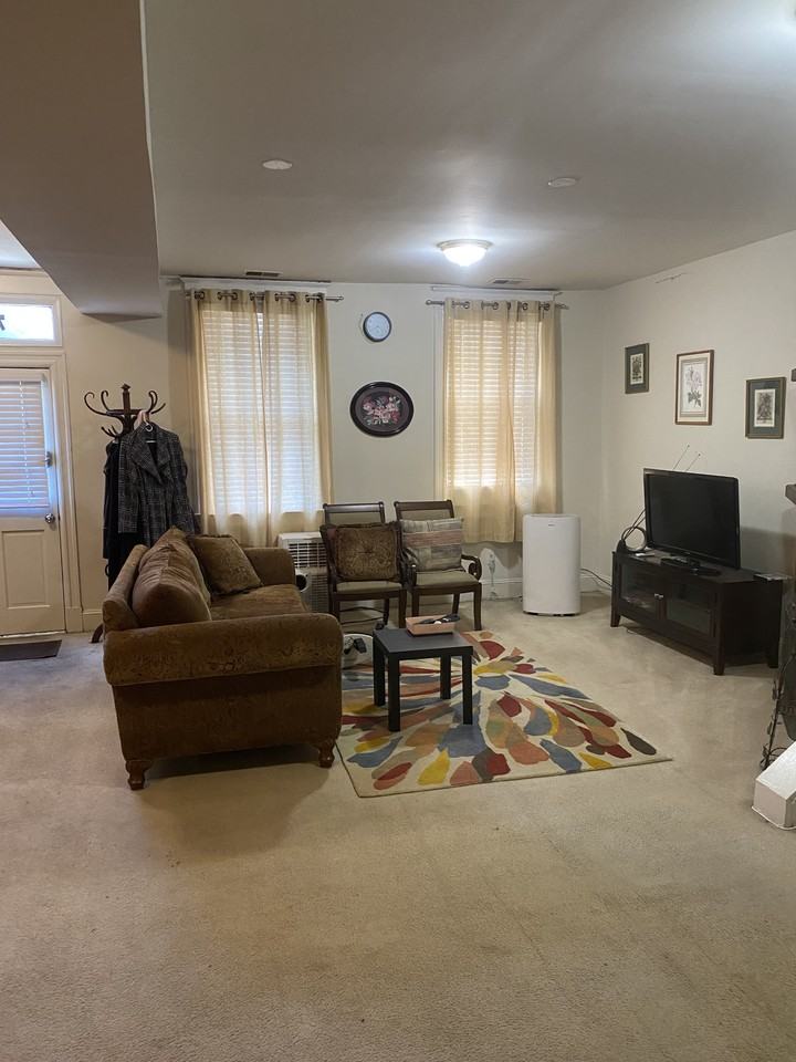 743 Park Rd Nw #3 - Photo 3 of 8