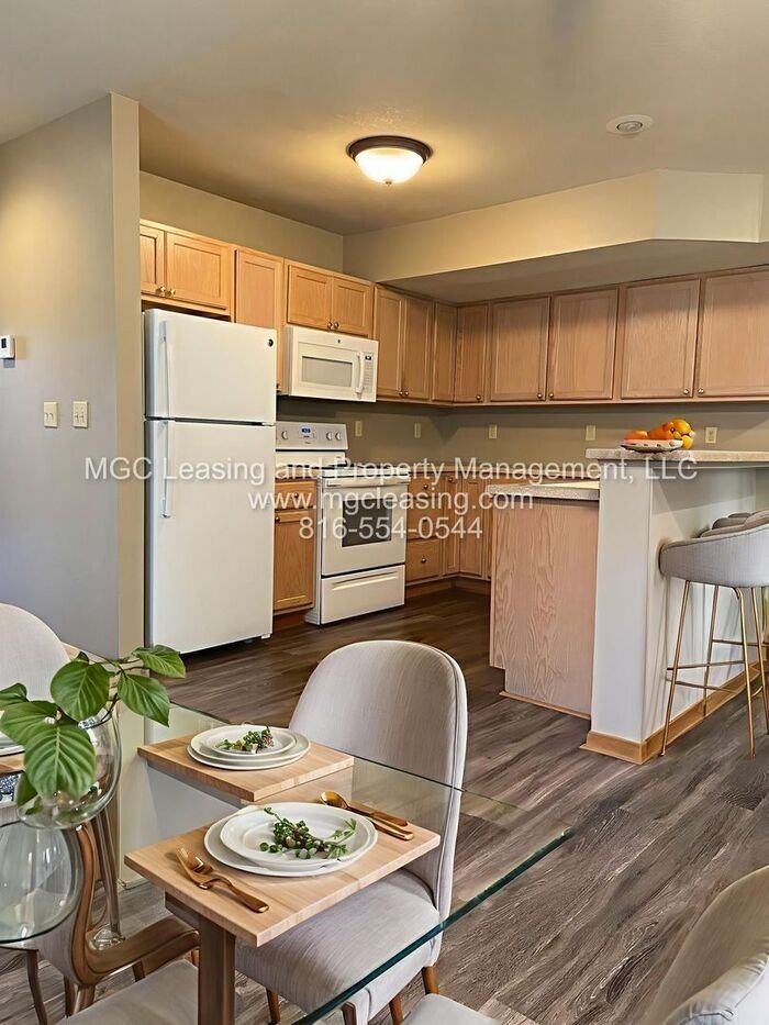 709 Se Summit Ave - Photo 2 of 21