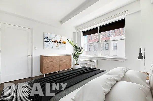 Ridge St #4B - Photo 2 of 8