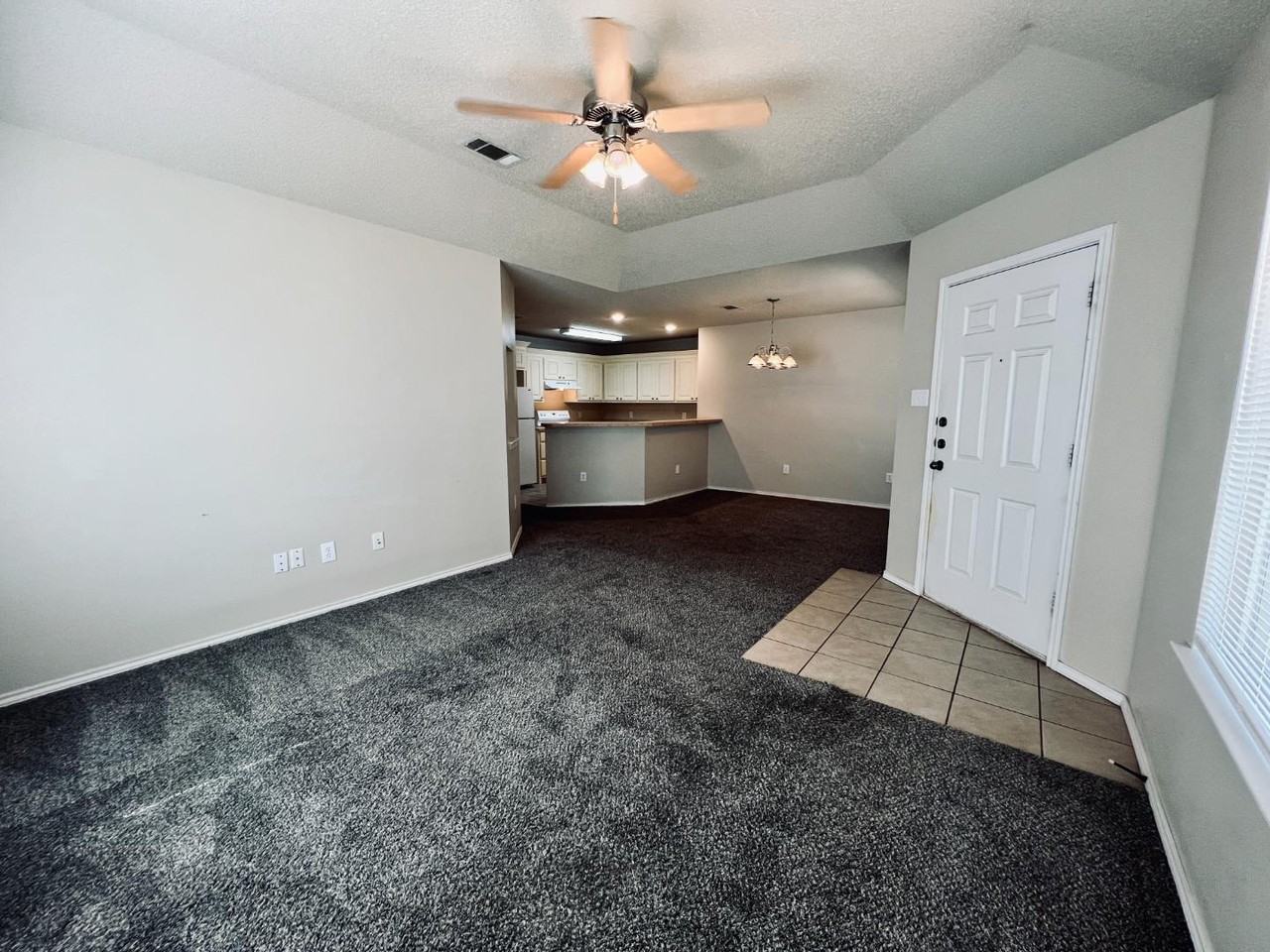 3115 109th Street - Photo 3 of 10