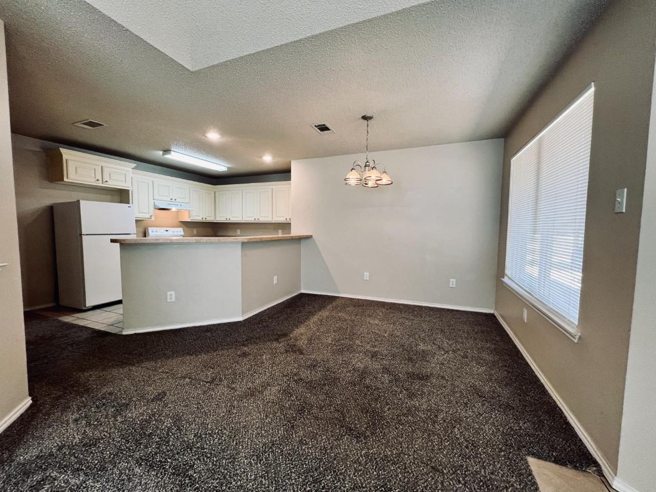 3115 109th Street - Photo 5 of 10