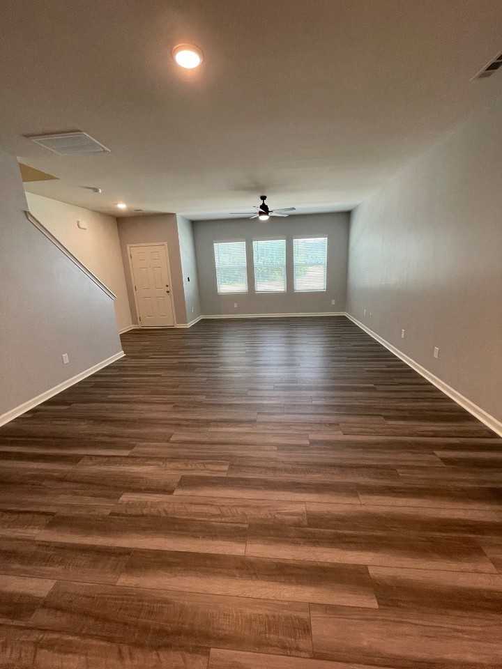 2111 Glen Crossing Drive - Photo 3 of 20