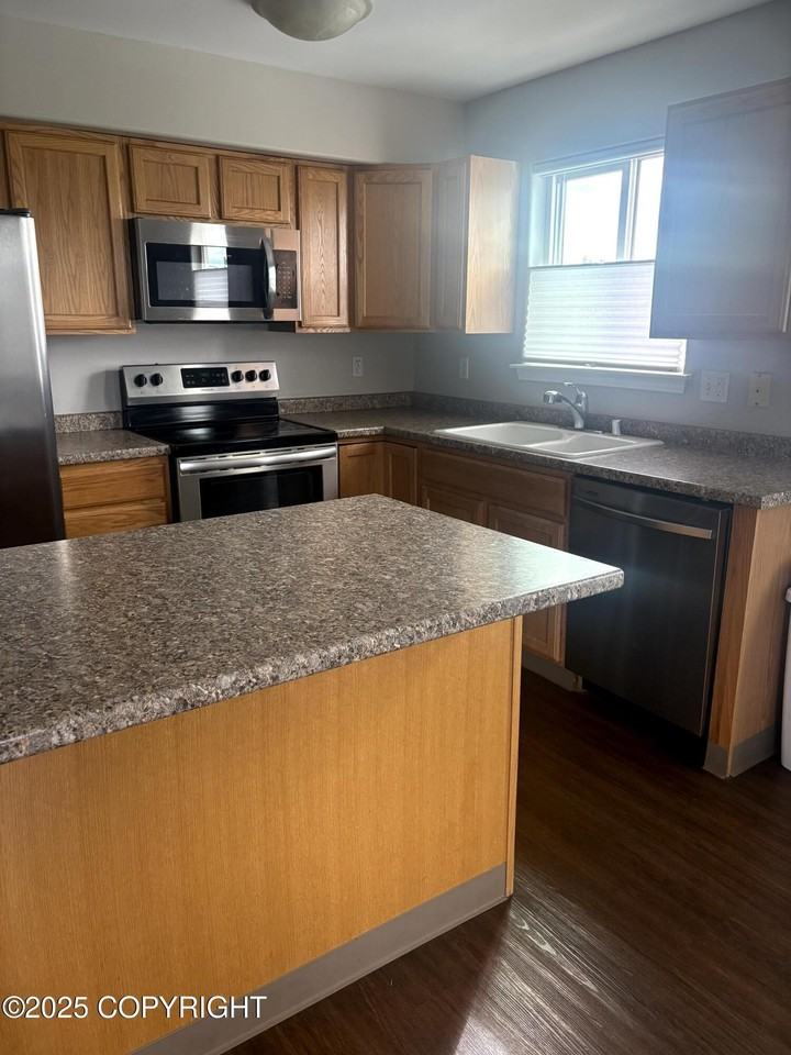 123 E 24th Ave #5 - Photo 2 of 5