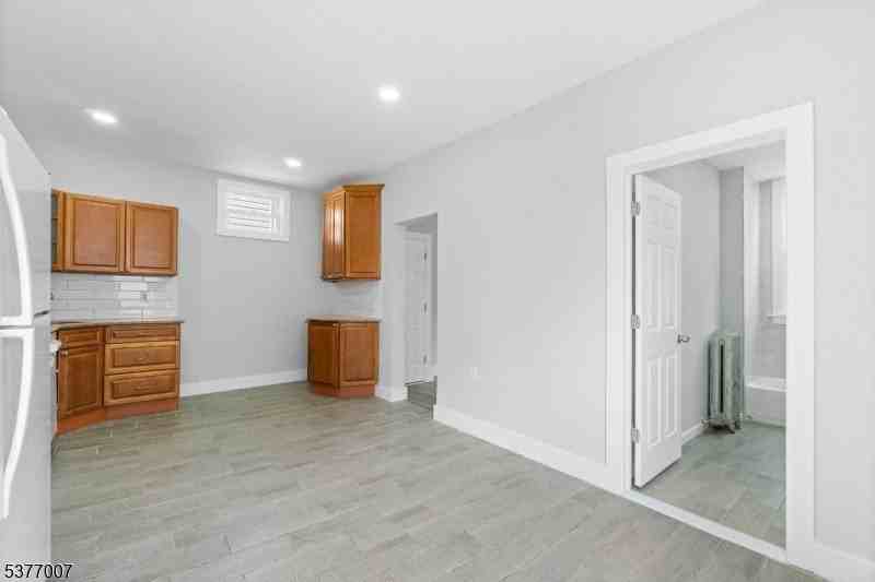 114 Littleton Ave - Photo 6 of 18