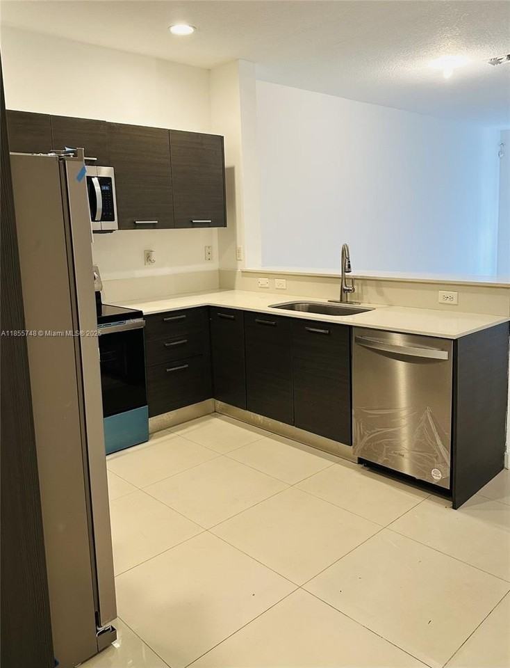 3442 Nw 13th St #3442 - Photo 4 of 17