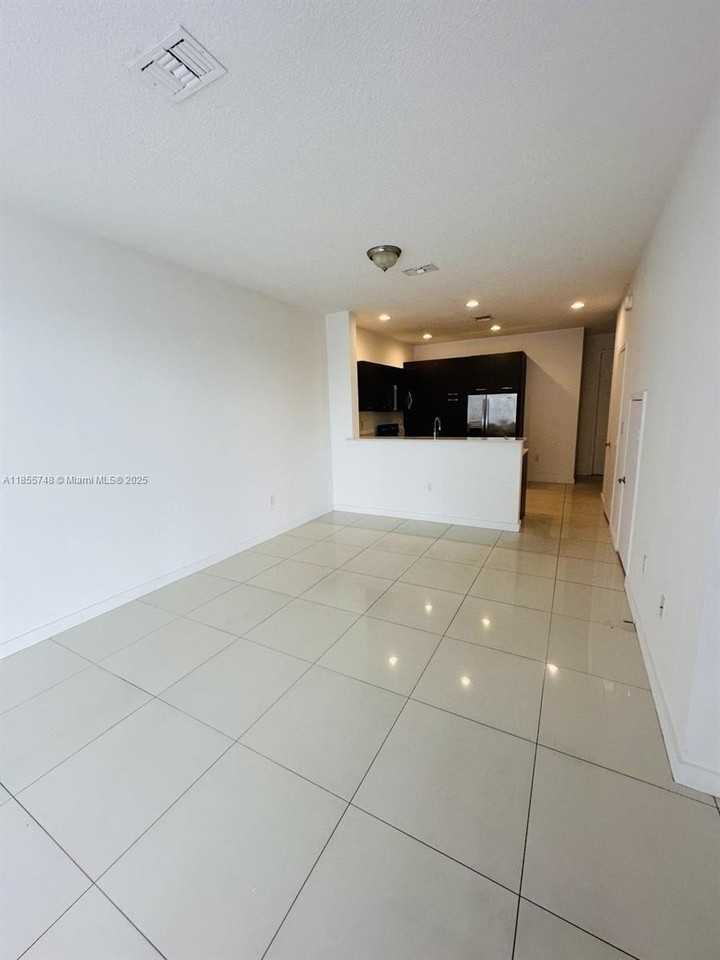 3442 Nw 13th St #3442 - Photo 6 of 17