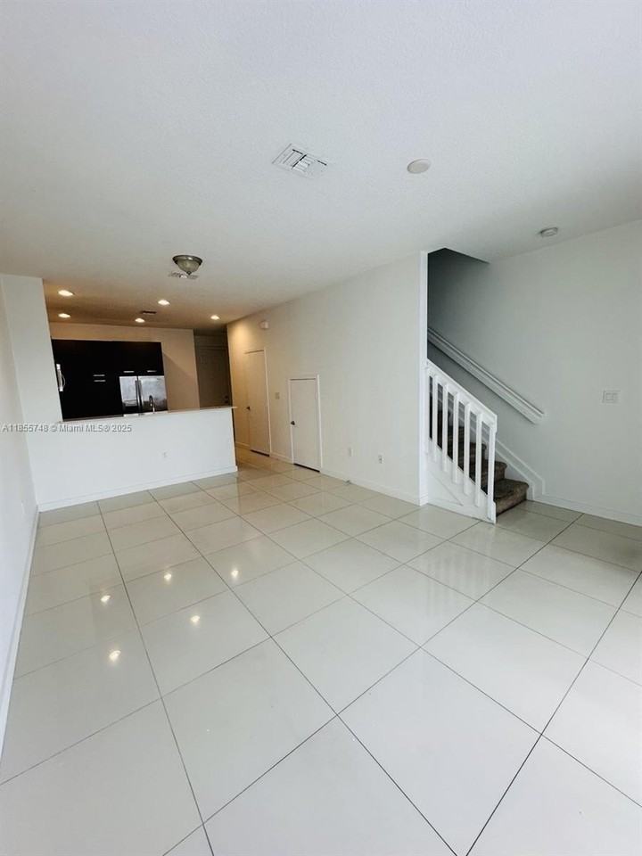 3442 Nw 13th St #3442 - Photo 7 of 17