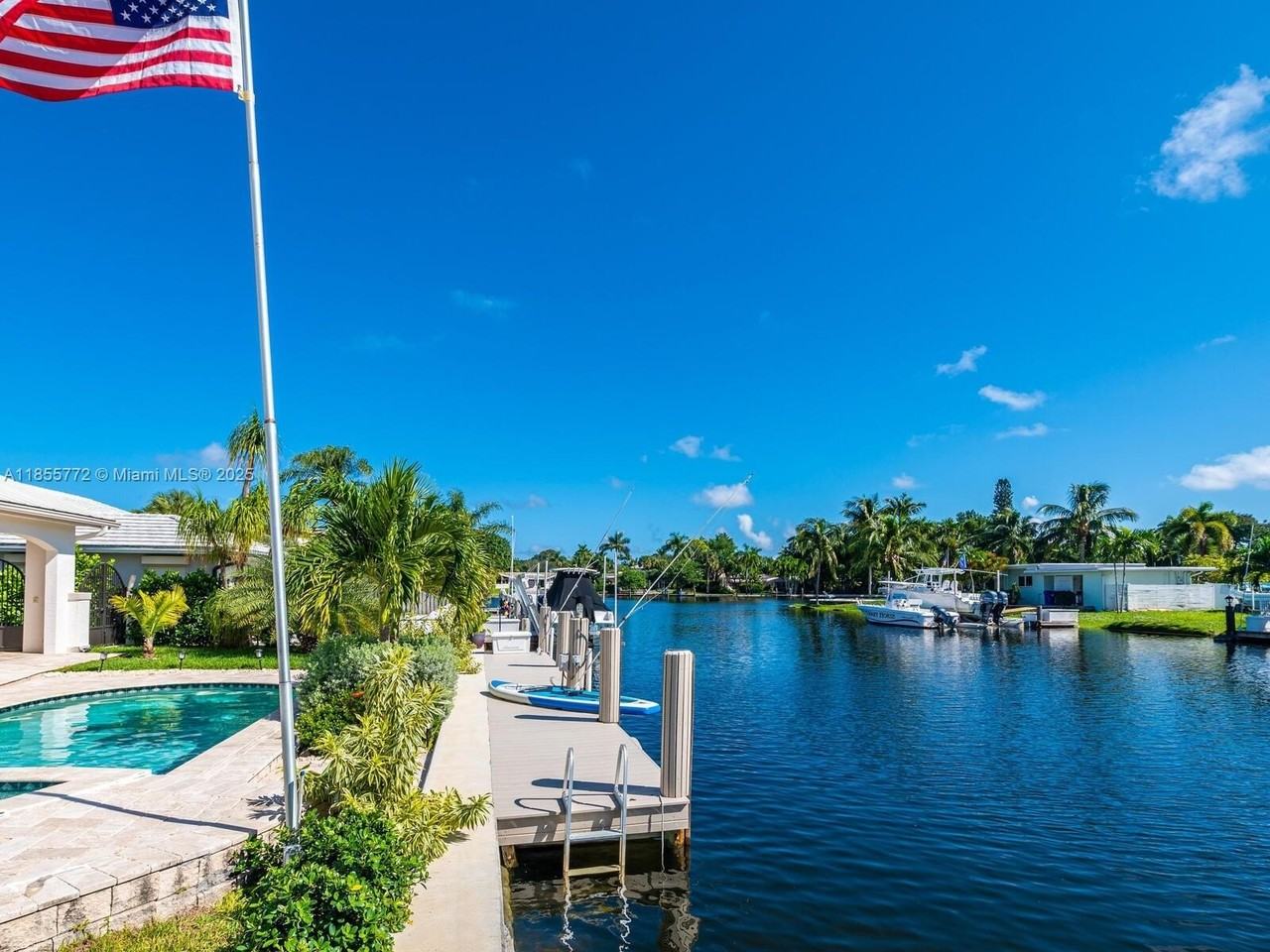 2118 Ne 15th St - Photo 6 of 38