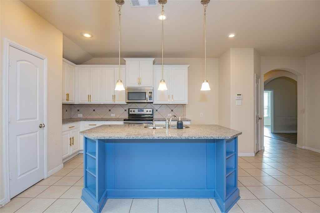 10445 Turning Leaf Trail - Photo 7 of 23