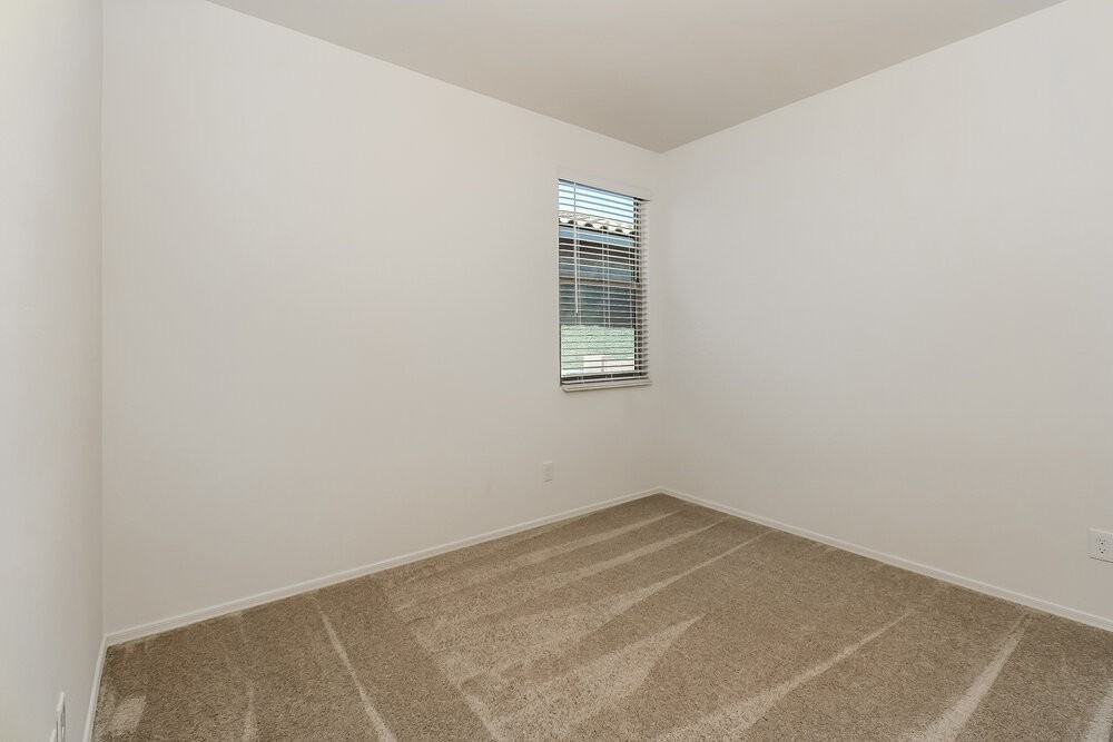 10712 W Embrey Dr - Photo 7 of 16