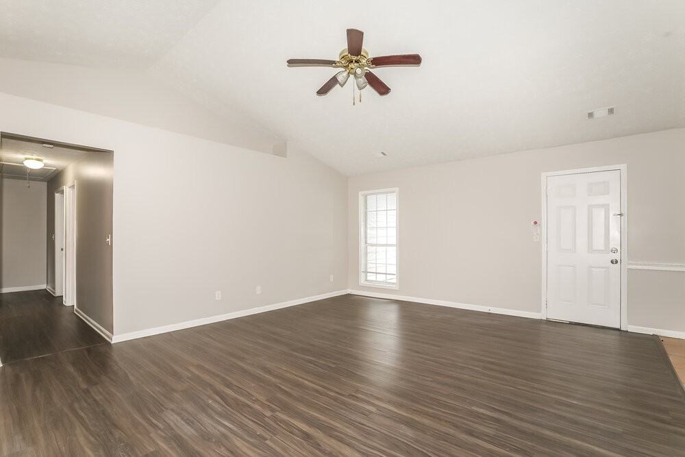 5712 Mistyview Dr - Photo 3 of 16