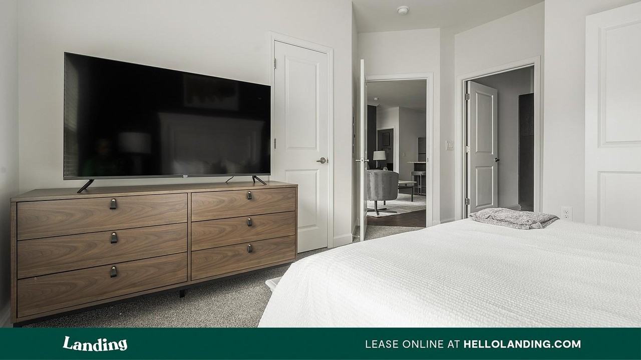 11010 Northlake Landing Dr - Photo 3 of 50