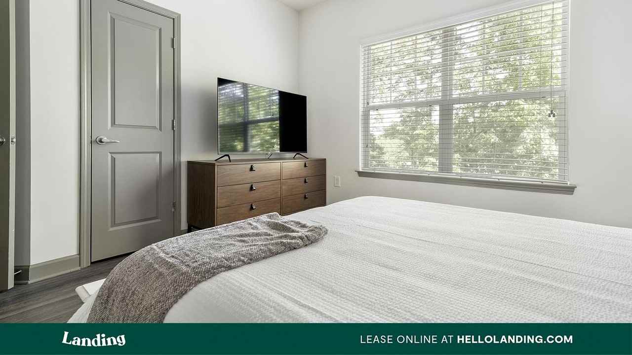 11010 Northlake Landing Dr - Photo 6 of 50