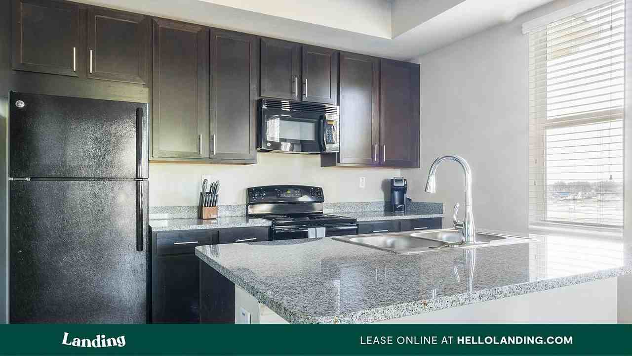4590 Winkler Ave. - Photo 5 of 50