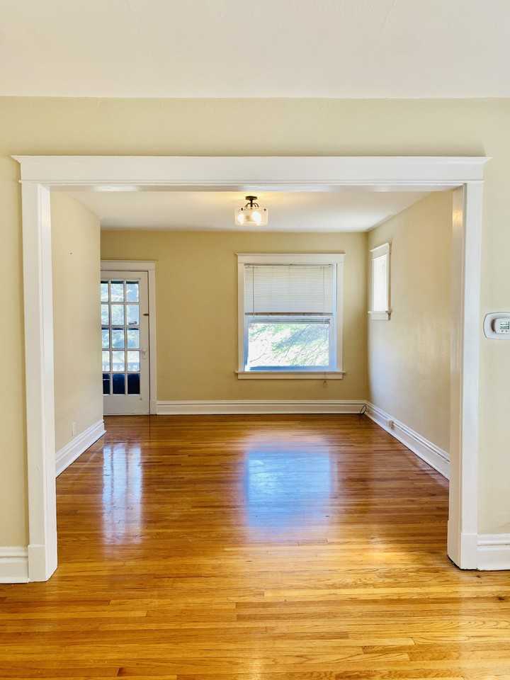 2127 Alfred Avenue - Photo 2 of 16