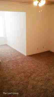 212 Sandstone Dr - Photo 3 of 17