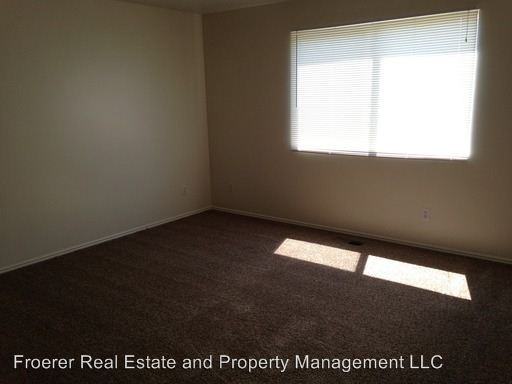 909 W 1870 N - Photo 2 of 6