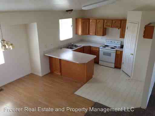 909 W 1870 N - Photo 3 of 6