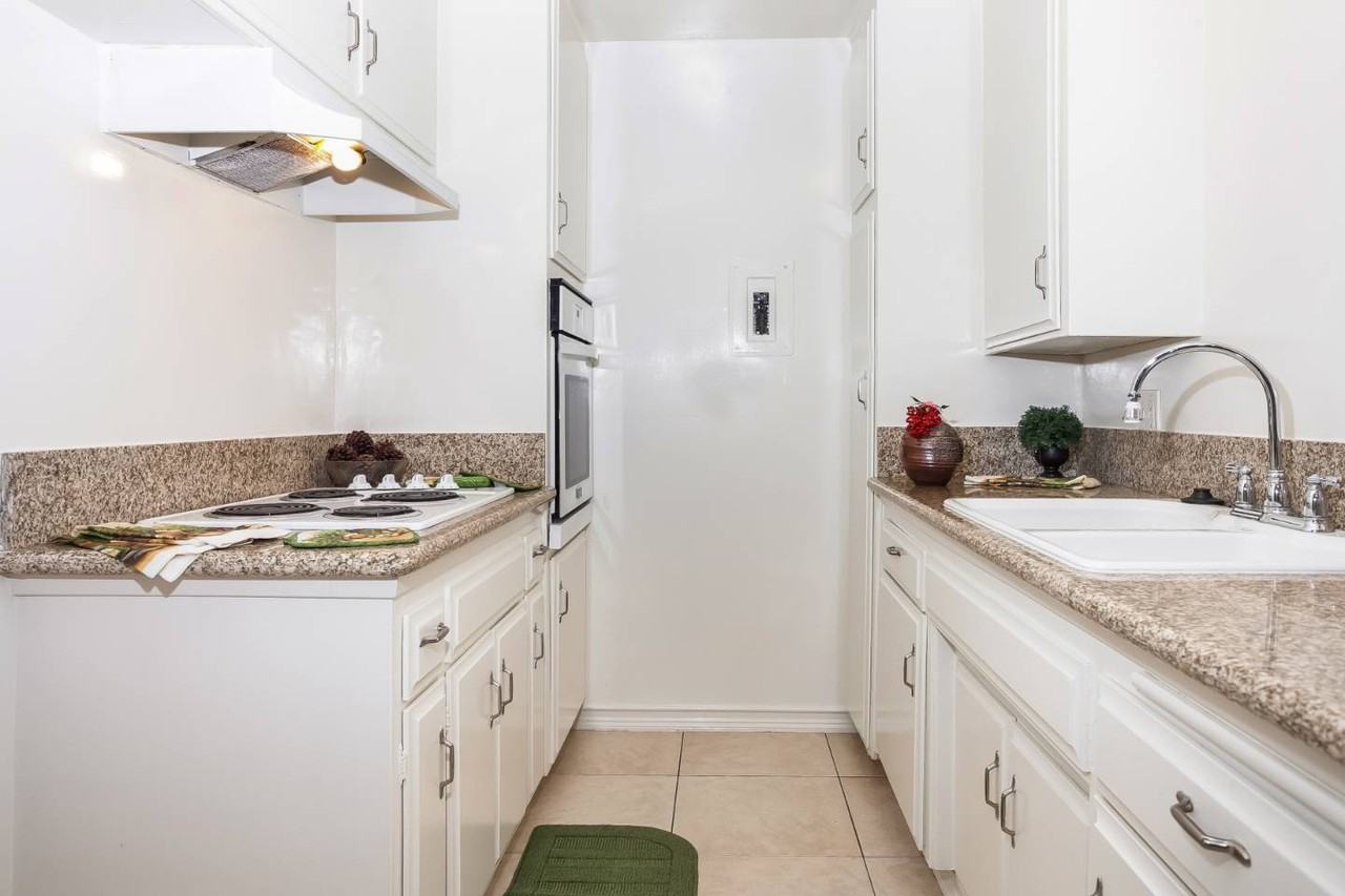 85 N Holliston Ave #3 - Photo 6 of 12