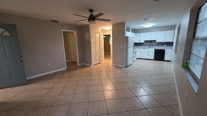 607 45th St E - Photo 3 of 20