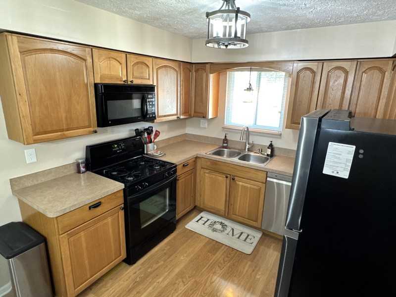 28227 Gladstone St - Photo 7 of 20