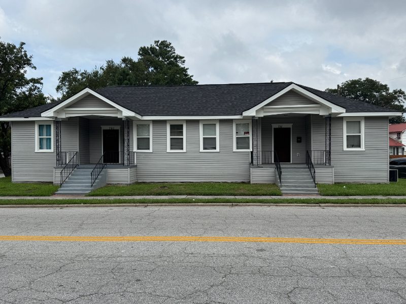 790 Eve St - Photo 2 of 18