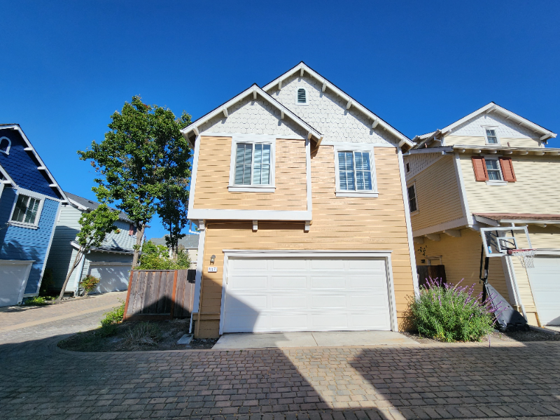 1117 Baywood Ln - Photo 3 of 20