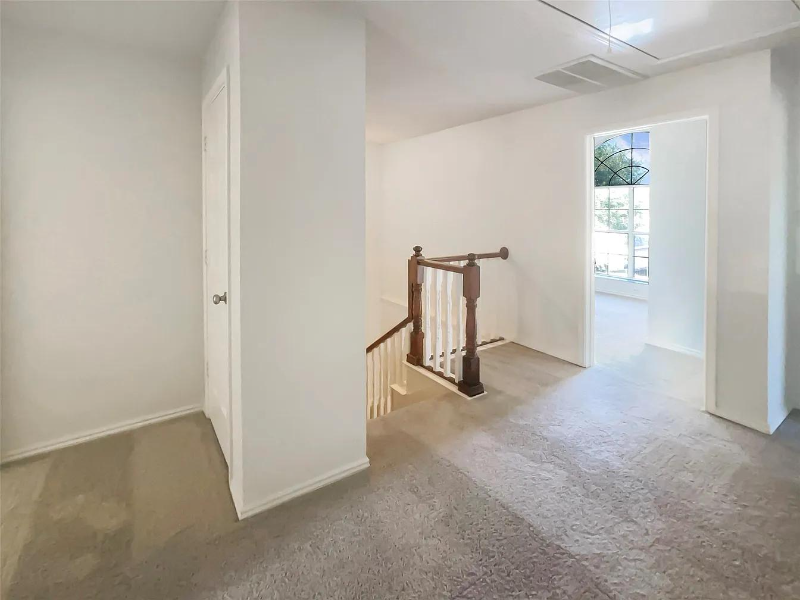 2116 Wentworth Dr - Photo 3 of 18