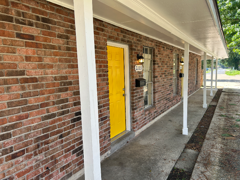 2203 Fairchild St - Photo 2 of 15