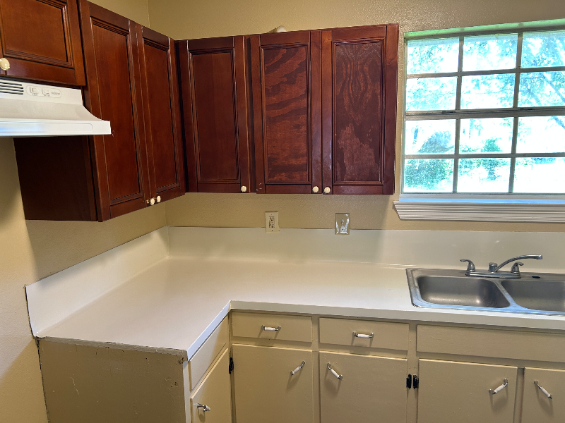 2203 Fairchild St - Photo 5 of 15