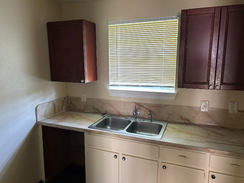 2203 Fairchild St - Photo 6 of 15