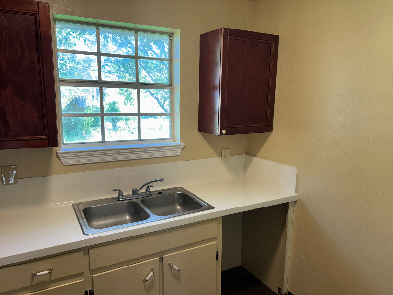 2203 Fairchild St - Photo 7 of 15