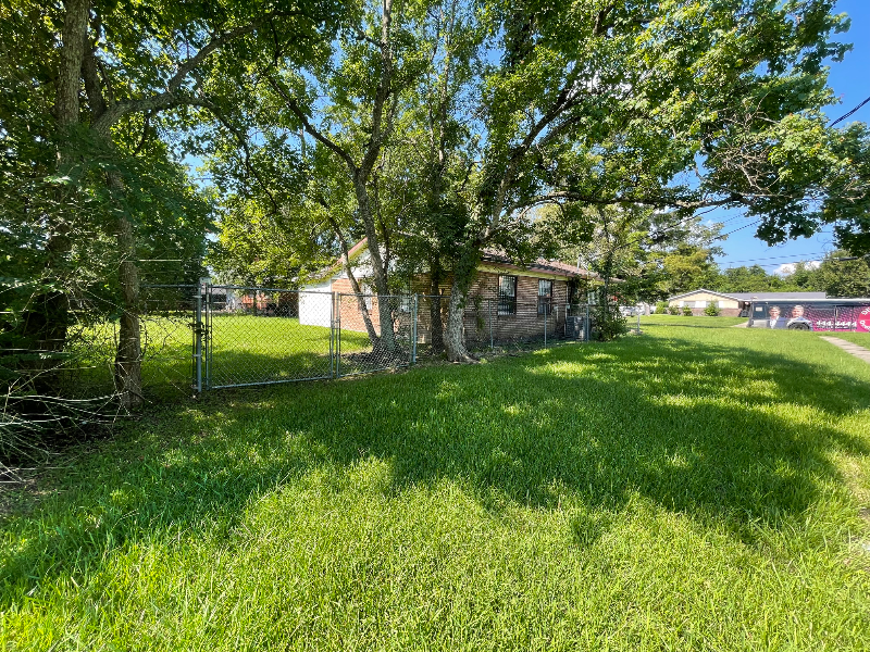 6444 Silverleaf Ave - Photo 3 of 13