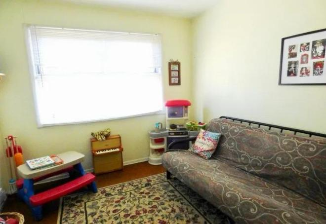 1371 Arline Ave - Photo 3 of 10