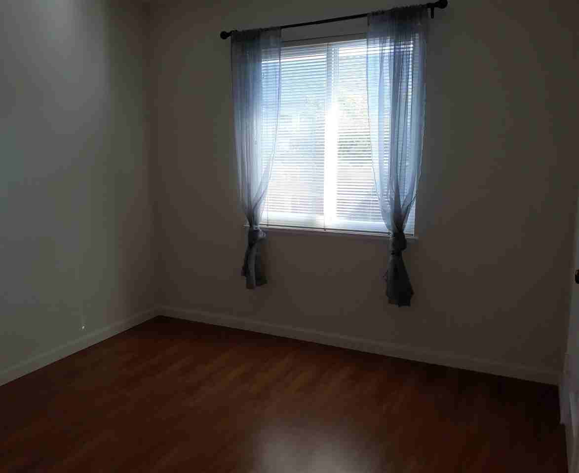 1694 Hester Ave - Photo 3 of 8