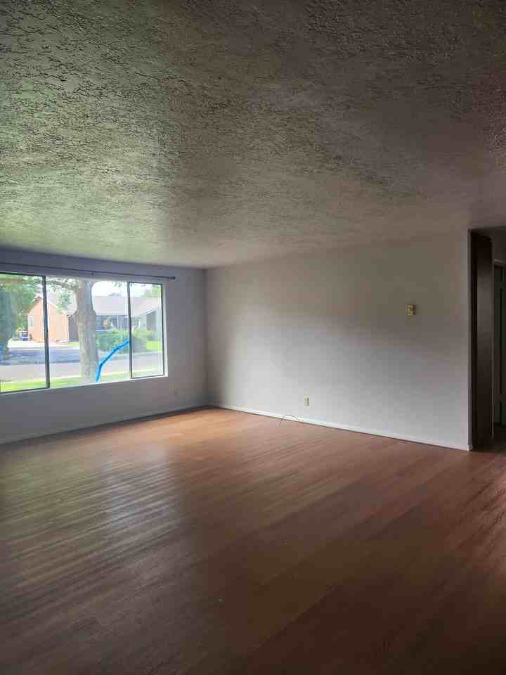 196 Crestview Dr #196 - Photo 2 of 10