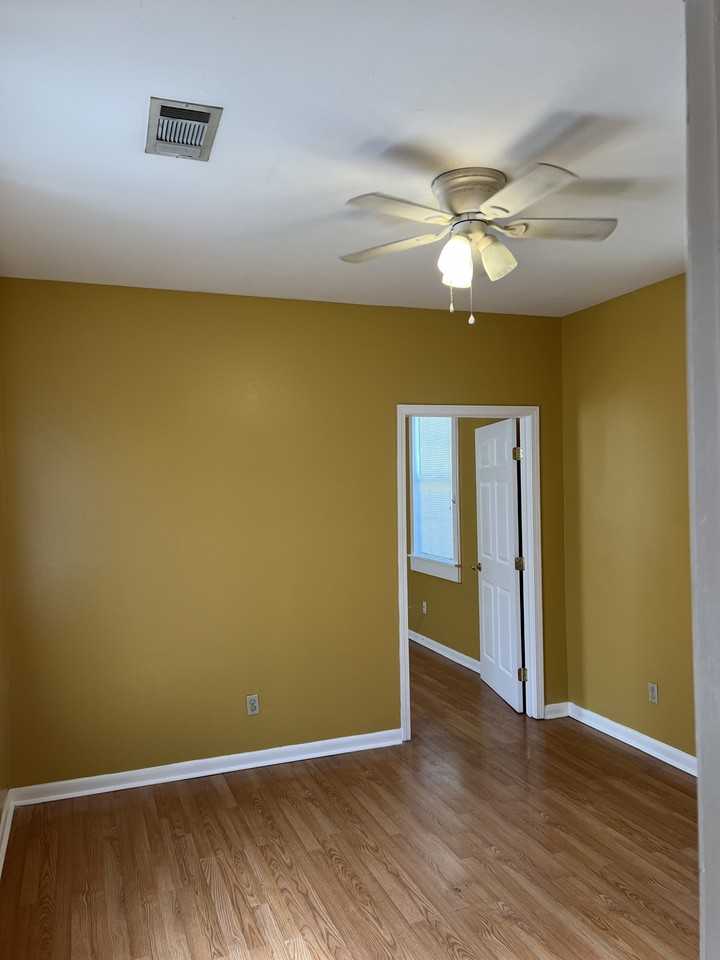 2500 Clover St #NA - Photo 6 of 8