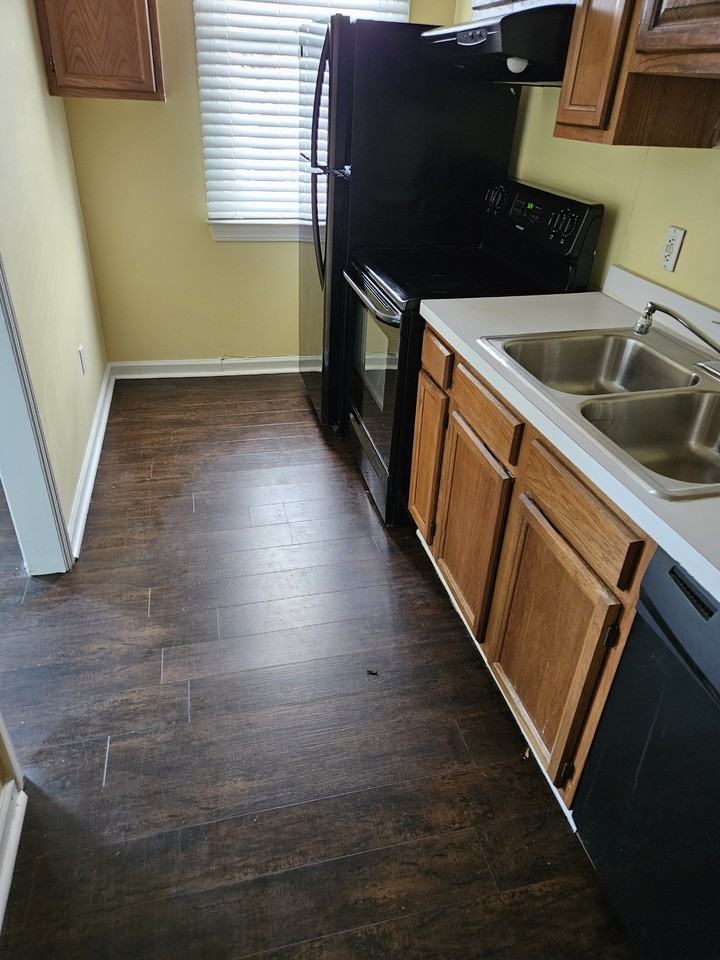 244 Calhoun St #C - Photo 2 of 4