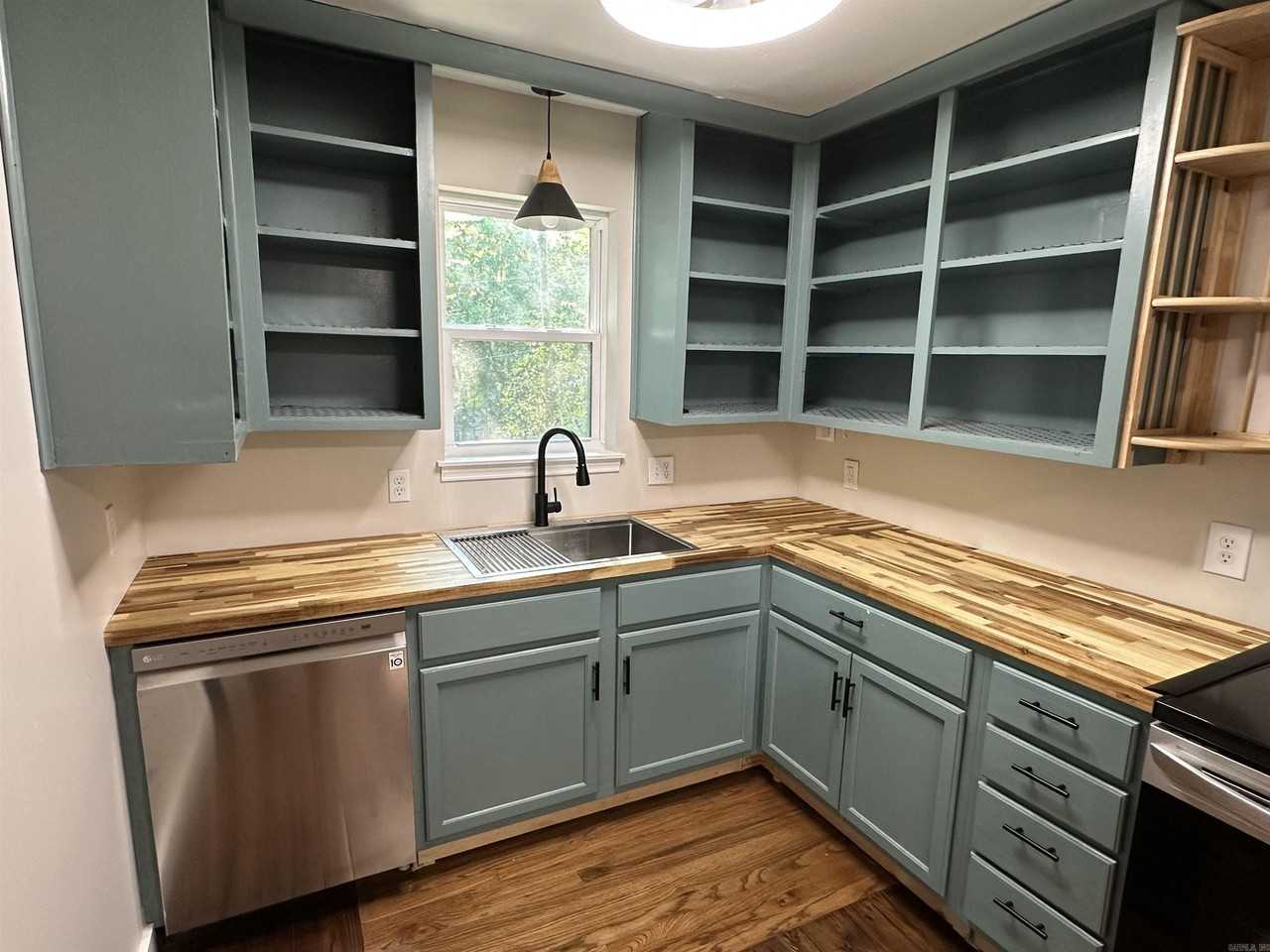 2119 S Harrison St - Photo 6 of 32