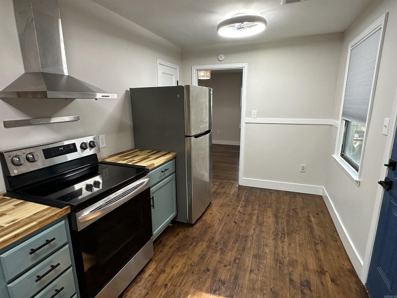 2119 S Harrison St - Photo 7 of 32