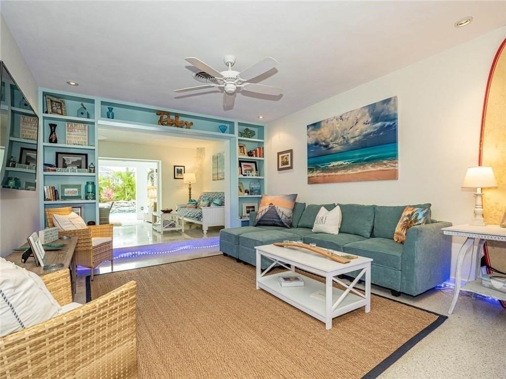 912 Jasmine Ln - Photo 5 of 33