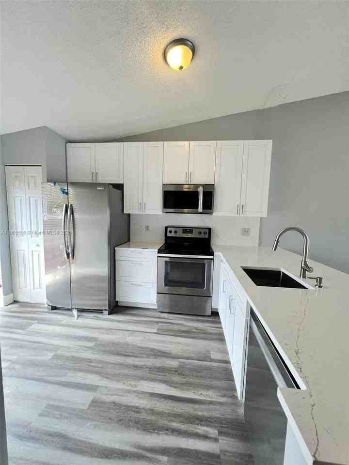 10155 Boca Bnd E #A5 - Photo 3 of 16