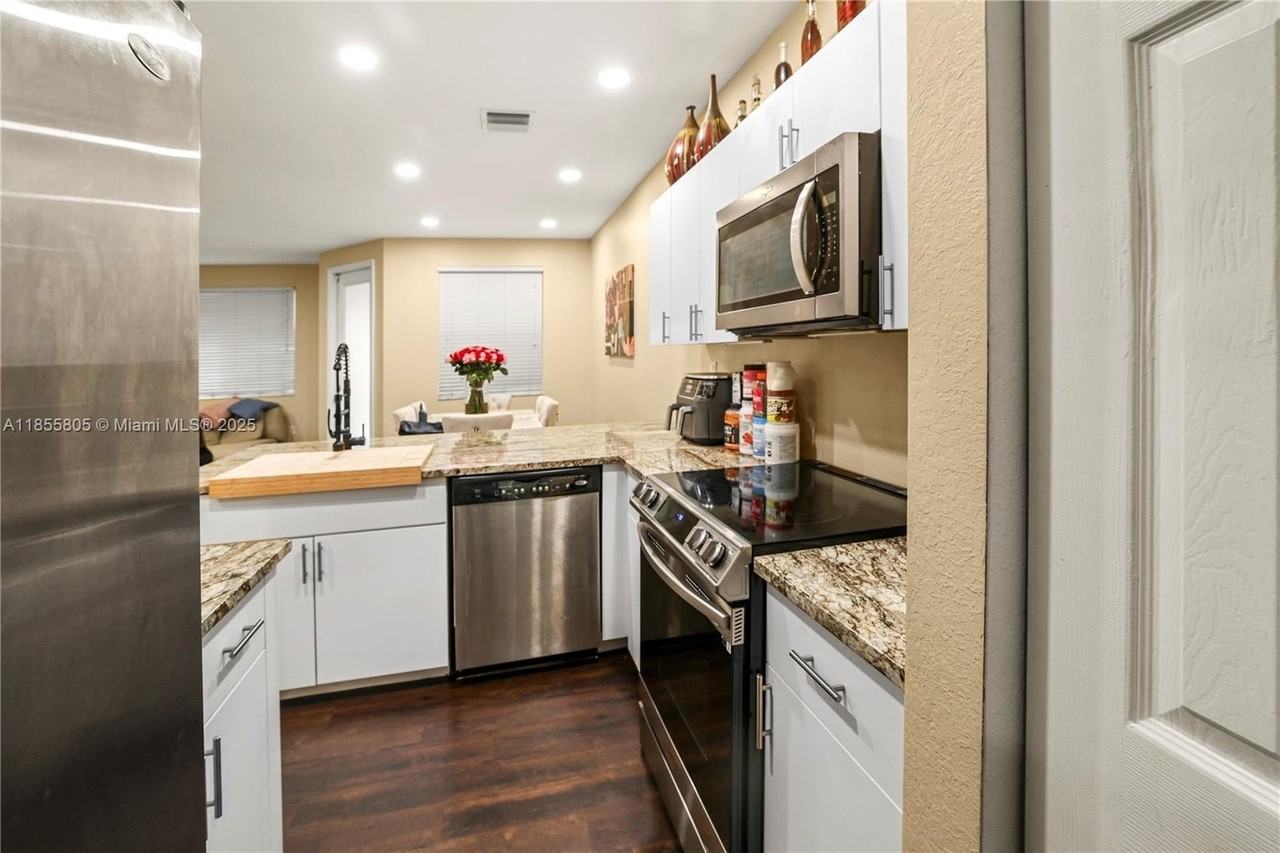 6037 Southwest 19th Street #6037 - Photo 2 of 15