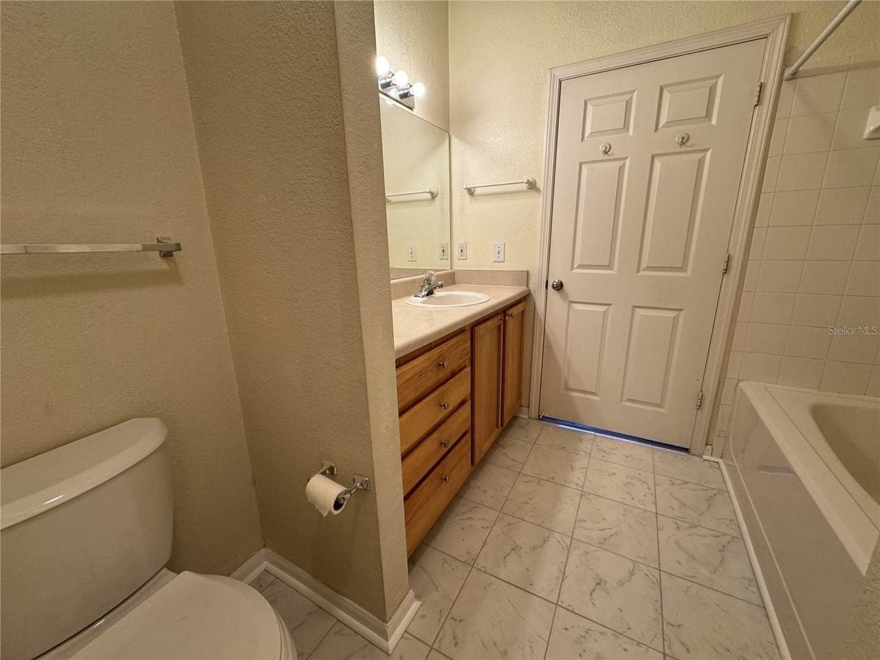 9157 Lee Vista Blvd #203 - Photo 6 of 9